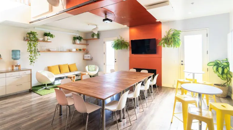 Stunning Indoor/Outdoor Flex Space in Downtown Santa Monica with Outstanding Service - Image 1