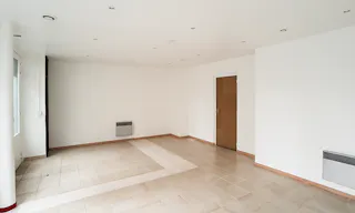 Retail Space in Popular Mouffetard - Image 1