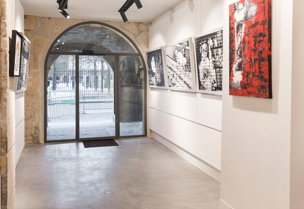 Place Des Vosges Pop-Up Gallery - Image 0