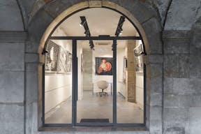 Place Des Vosges Pop-Up Gallery - Image 2