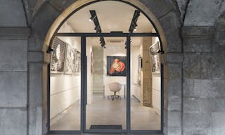 Place Des Vosges Pop-Up Gallery - Image 2