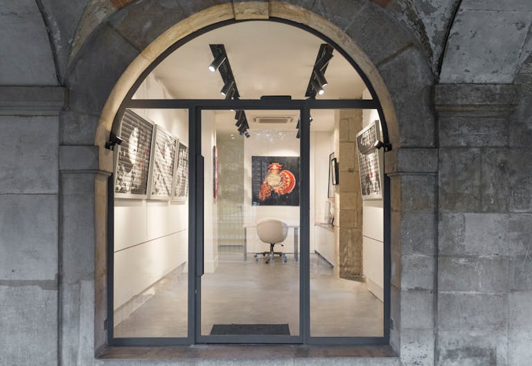 Place Des Vosges Pop-Up Gallery - Image 2