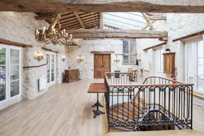 Characterful Unique Space in Montmartre - Image 1