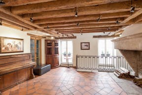 Characterful Unique Space in Montmartre - Image 2