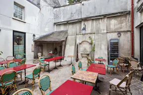 Characterful Unique Space in Montmartre - Image 3