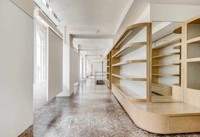 Elegant Space in Smart Palais-Royal - Image 2