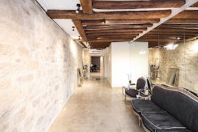 Pop-Up Store in Louvre-Rivoli - Image 1