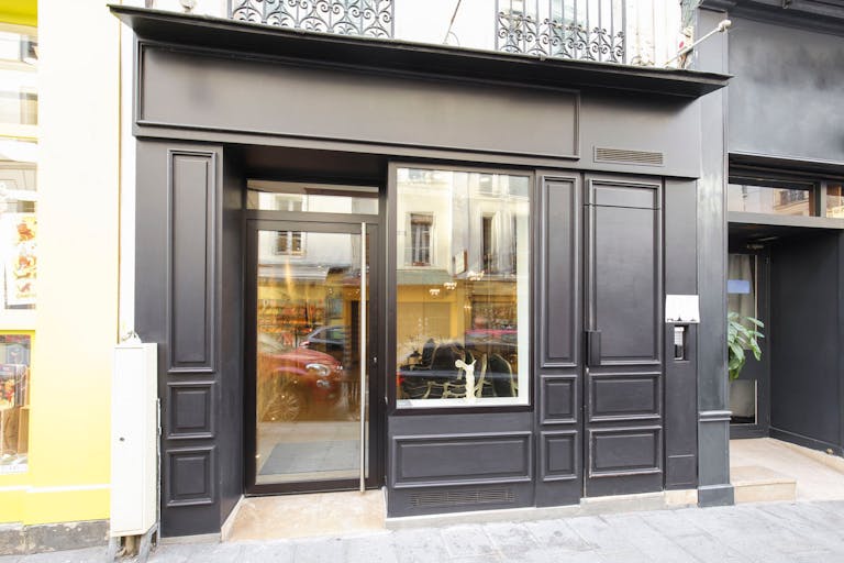 Pop-Up Store in Louvre-Rivoli - Image 4