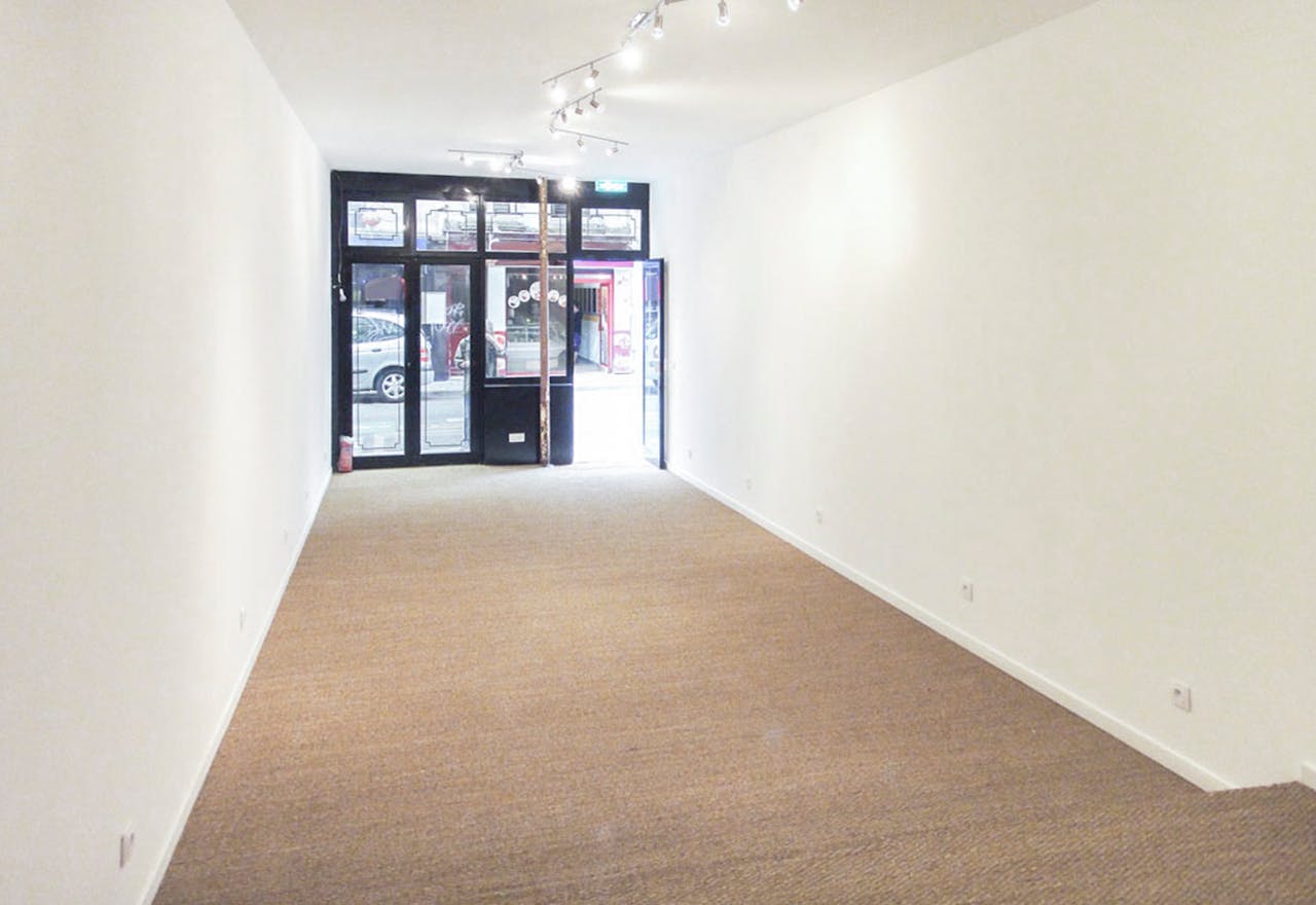 Pop-Up Shop Close to Louvre-Rivoli - Image 0