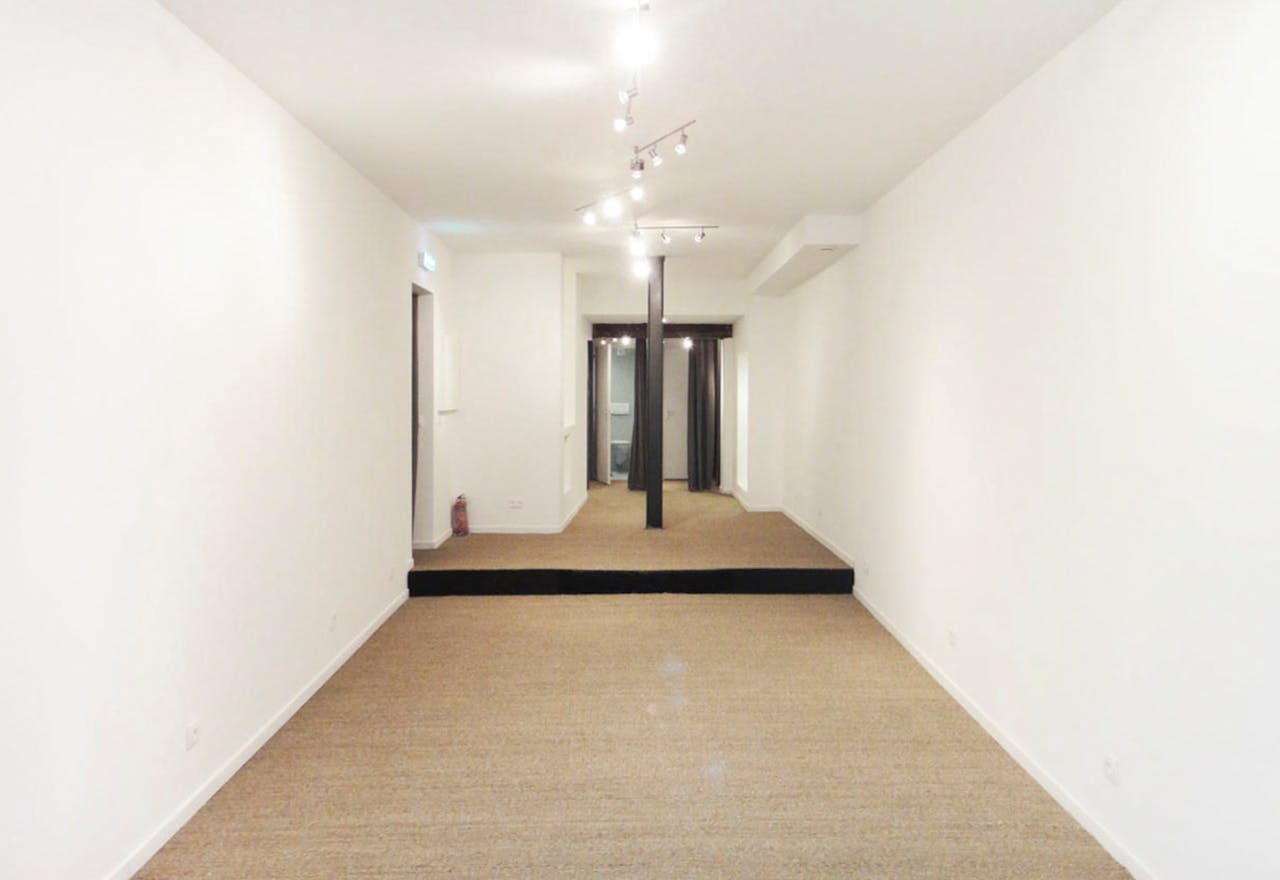 Pop-Up Shop Close to Louvre-Rivoli - Image 1