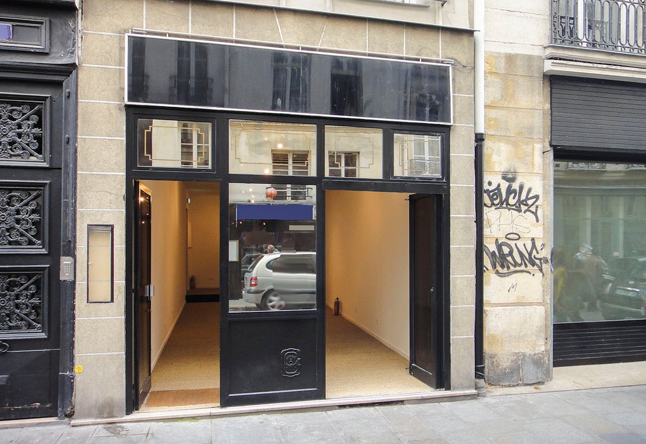 Pop-Up Shop Close to Louvre-Rivoli - Image 2