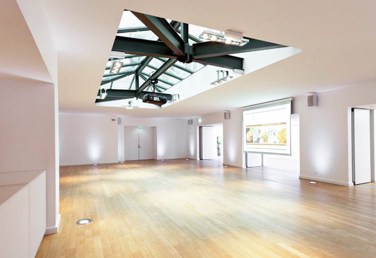 Prime Showroom in Palais-Royal - Image 1