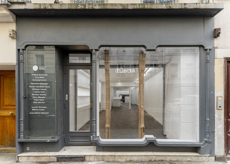 Stylish Le Marais Boutique - Image 0