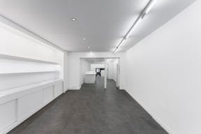 Stylish Le Marais Boutique - Image 1