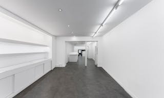 Stylish Le Marais Boutique - Image 1