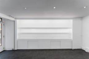 Stylish Le Marais Boutique - Image 2