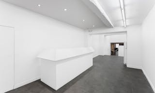 Stylish Le Marais Boutique - Image 4