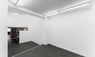 Stylish Le Marais Boutique - Image 6