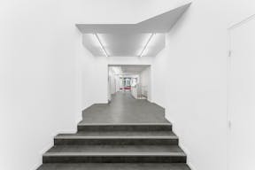 Stylish Le Marais Boutique - Image 7