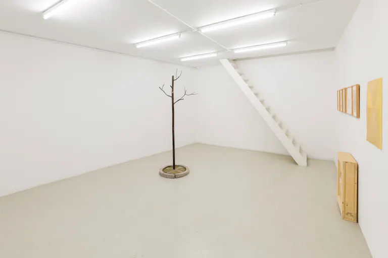 Premium Le Marais Pop-Up Showroom - Image 2