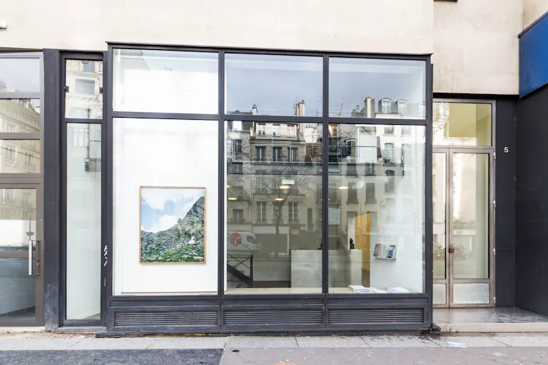 Premium Le Marais Pop-Up Showroom - Image 3