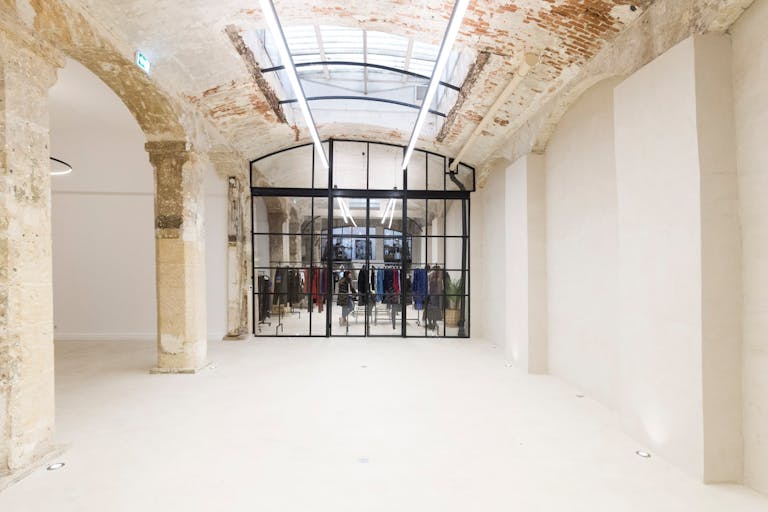 Classic Le Marais Showroom - Image 1