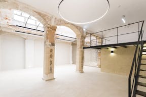 Classic Le Marais Showroom - Image 3