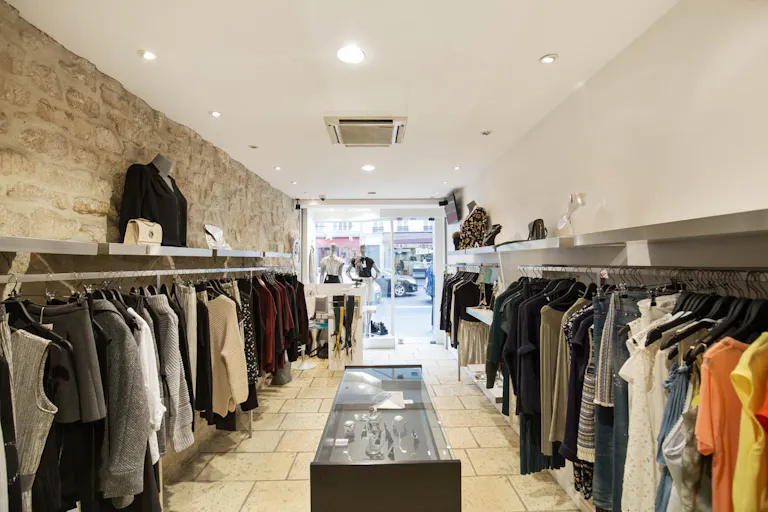 Lovely Place des Vosges Boutique - Image 0