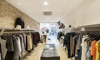 Lovely Place des Vosges Boutique - Image 0