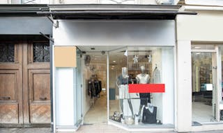 Lovely Place des Vosges Boutique - Image 4