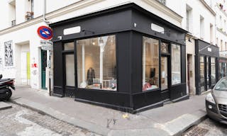 Corner Pop-Up Shop in Montmartre - Image 2