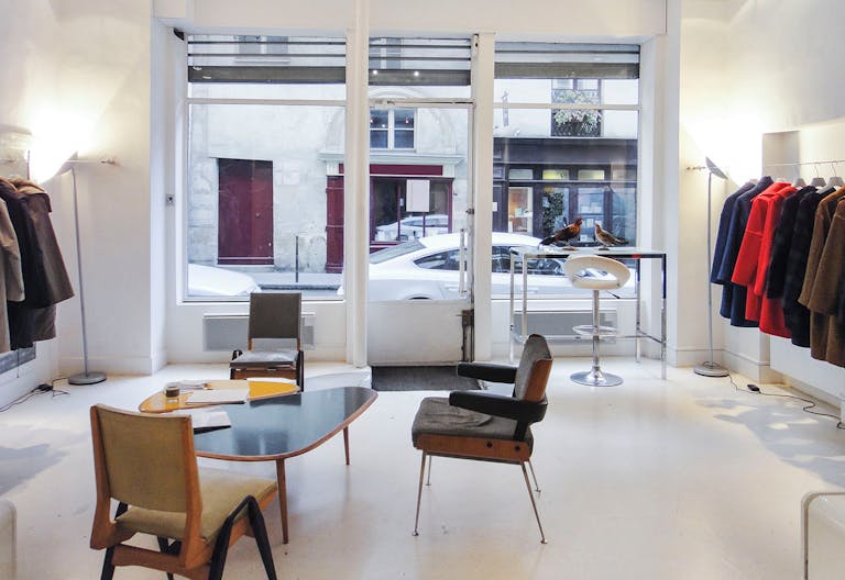 Charming Palais Royal Pop-Up Shop - Image 0