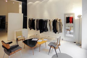 Charming Palais Royal Pop-Up Shop - Image 1