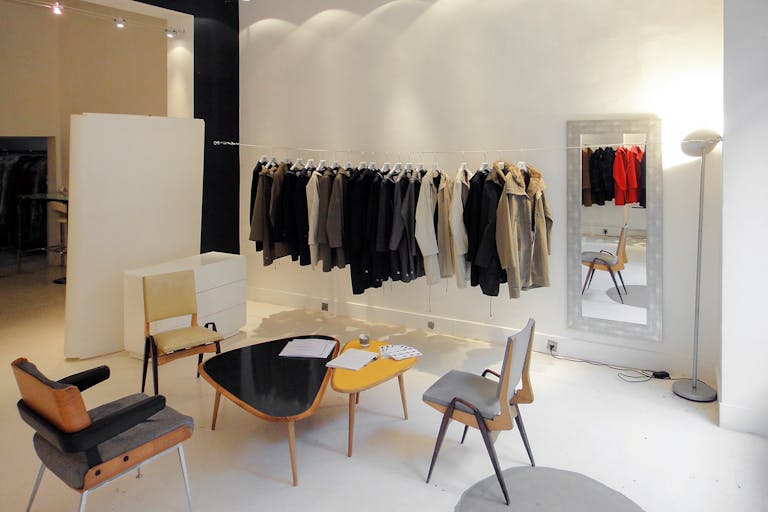 Charming Palais Royal Pop-Up Shop - Image 1