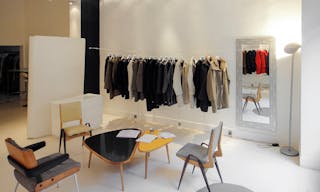 Charming Palais Royal Pop-Up Shop - Image 1