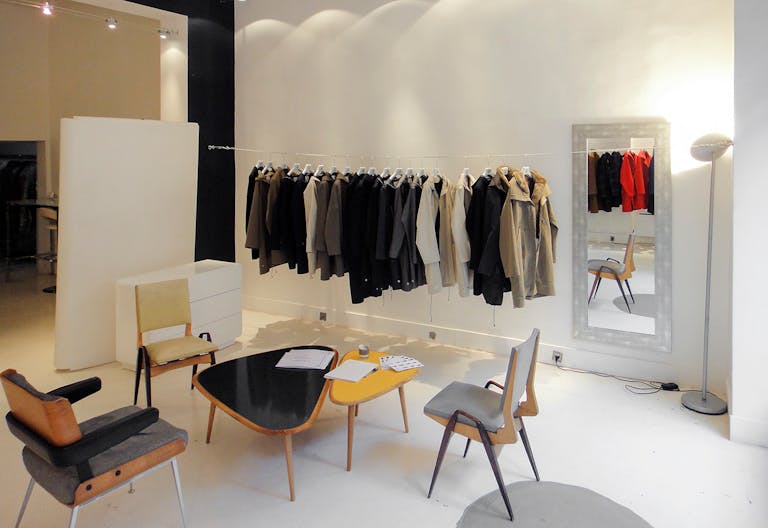 Charming Palais Royal Pop-Up Shop - Image 1