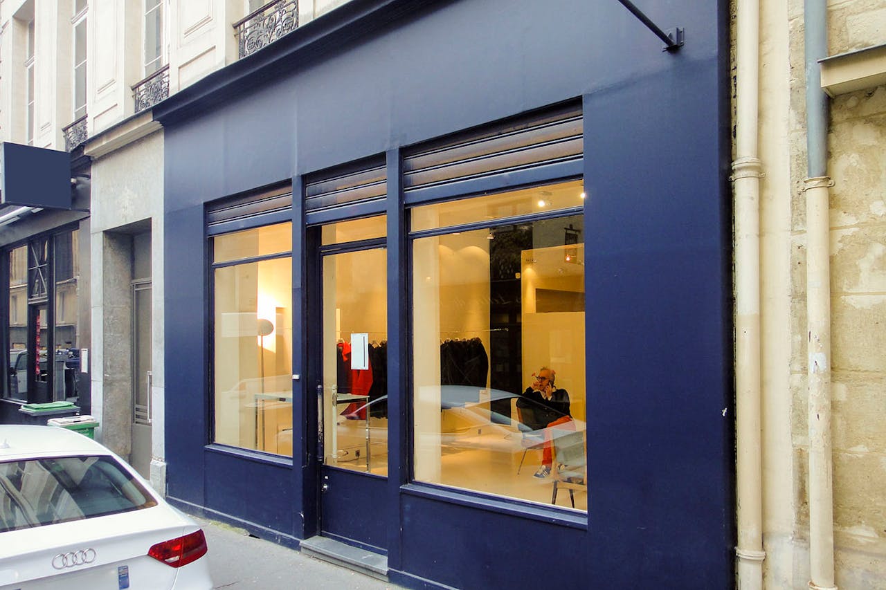Charming Palais Royal Pop-Up Shop - Image 2