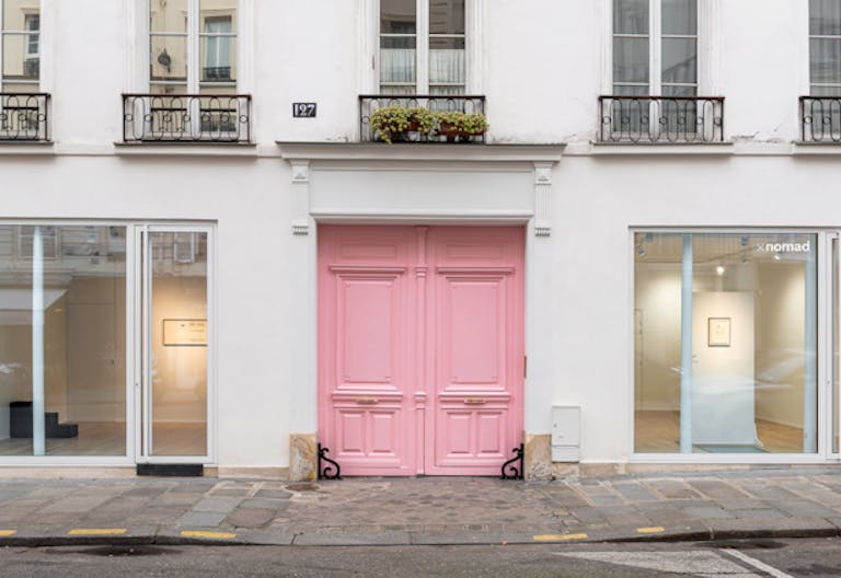 Perfect Showroom on Rue de Turenne - Image 0