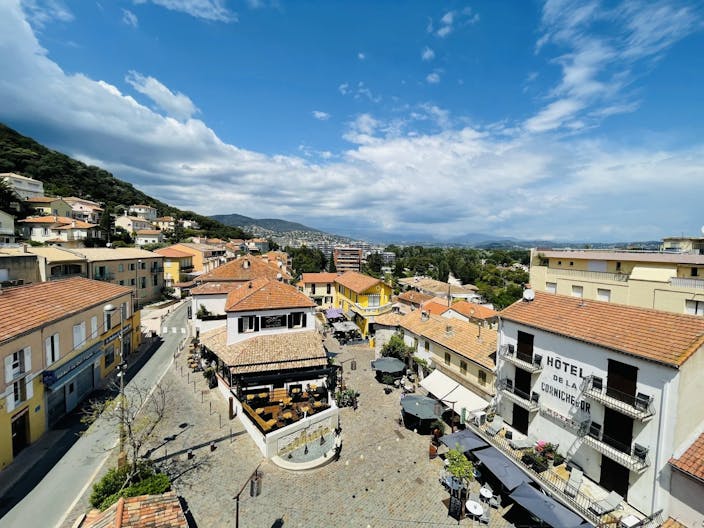 Galerie / Espace bureau / reception / co-working/ tout confort / village en bord de mer / 10 minutes Cannes - Image 3