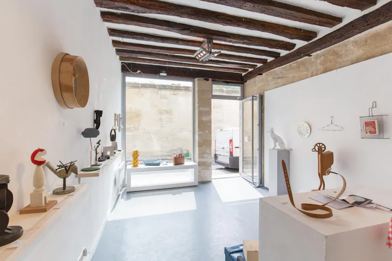 Rustic Boutique in Bustling Le Marais - Image 0