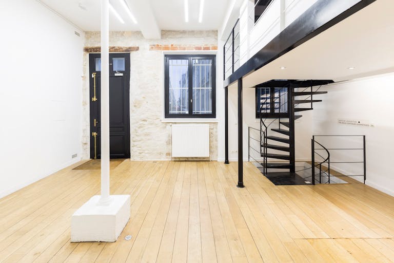 Modern Showroom in Le Marais - Image 0