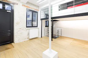 Modern Showroom in Le Marais - Image 2