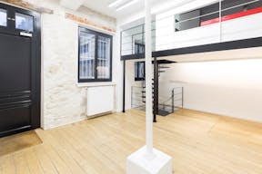 Modern Showroom in Le Marais - Image 2