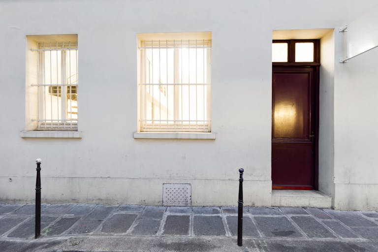 Modern Showroom in Le Marais - Image 3