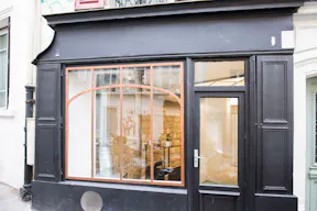 Cozy Boutique Shop in Montmartre - Image 0