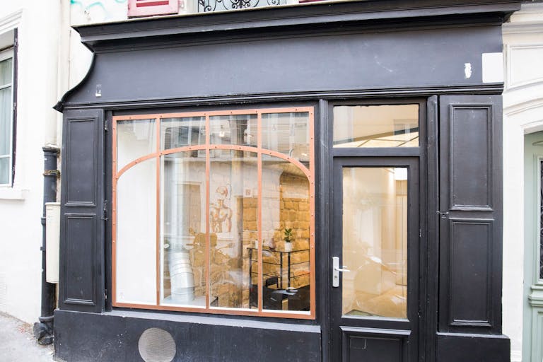Cozy Boutique Shop in Montmartre - Image 0