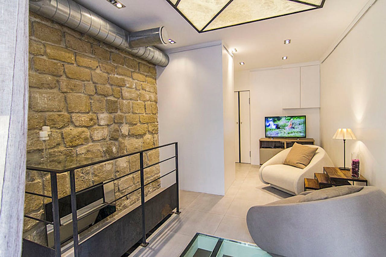 Cozy Boutique Shop in Montmartre - Image 1