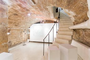 Pop-Up Gallery Near Mabillon - Image 2