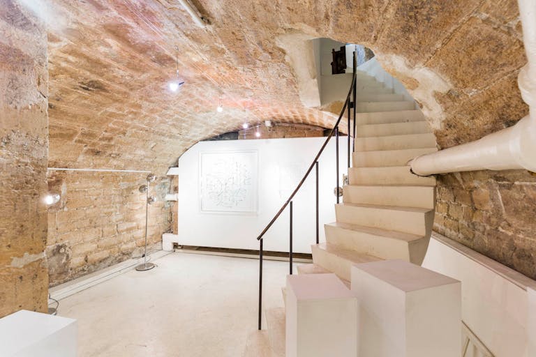 Pop-Up Gallery Near Mabillon - Image 2