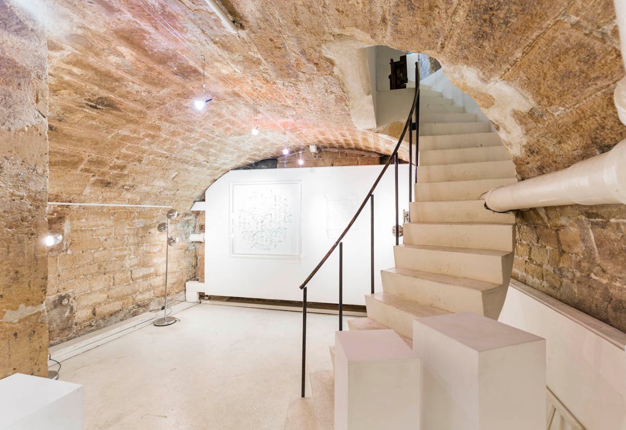 Pop-Up Gallery Near Mabillon - Image 2